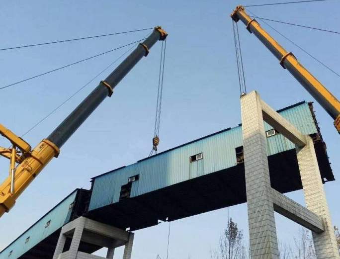 設(shè)備吊裝的過程中吊臂是關(guān)鍵。