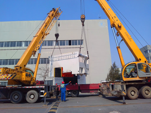 大型設(shè)備搬運吊裝怎么保障工作人員的安全？